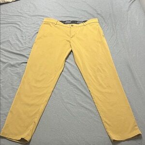 Nike Men's Mustard Khaki Chinos
